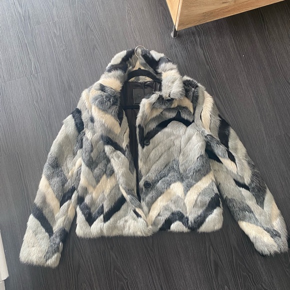 Fashion Pass Chevron Faux Fur Jacket - Picture 8 of 8